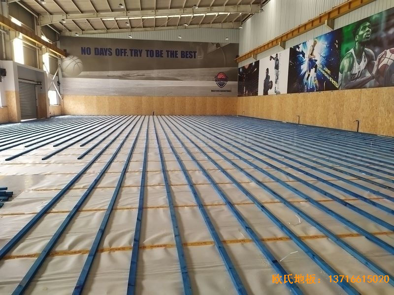 江苏昆山市博瑞祥汽车一站服务体育木地板施工案例