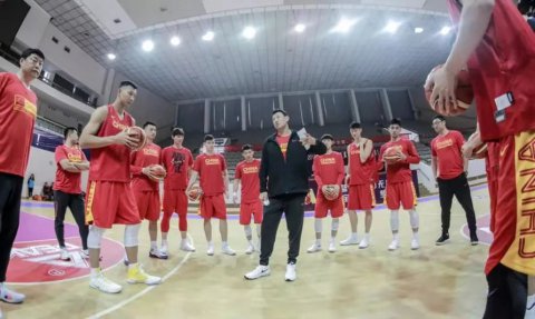 红蓝队合并征战世预赛 中国男篮首战要打出积极