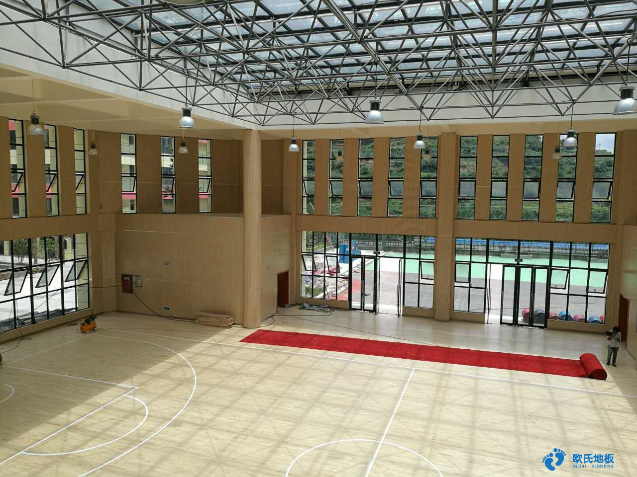 四川泸州学校体育木地板施工