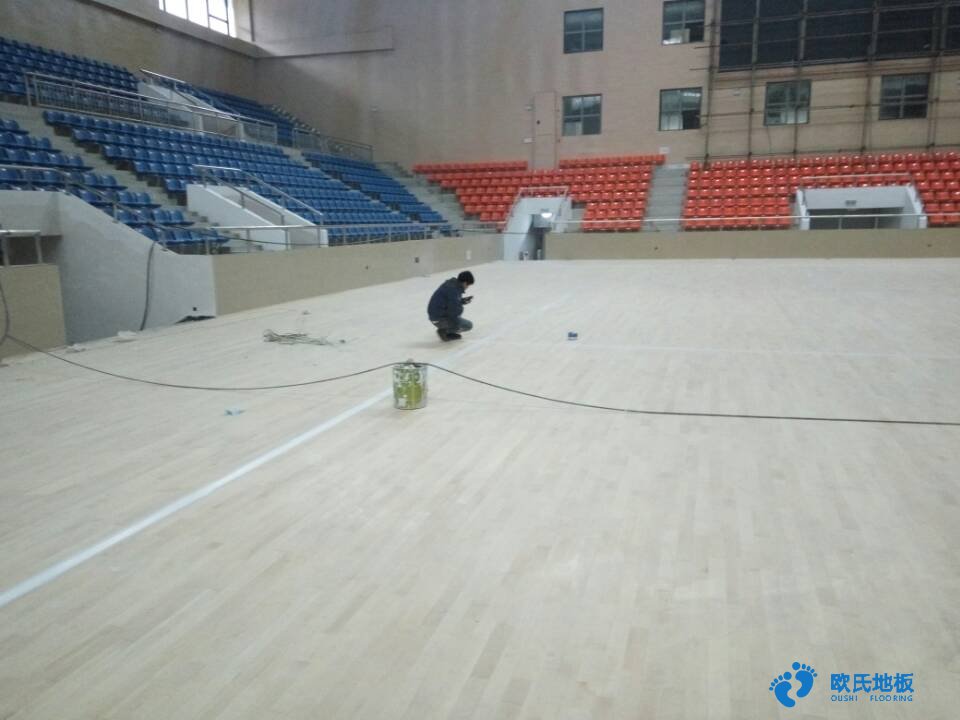 贵州务川体育馆运动木地板施工