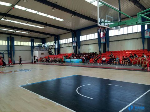 钢城篮球运动木地板材质哪种合理