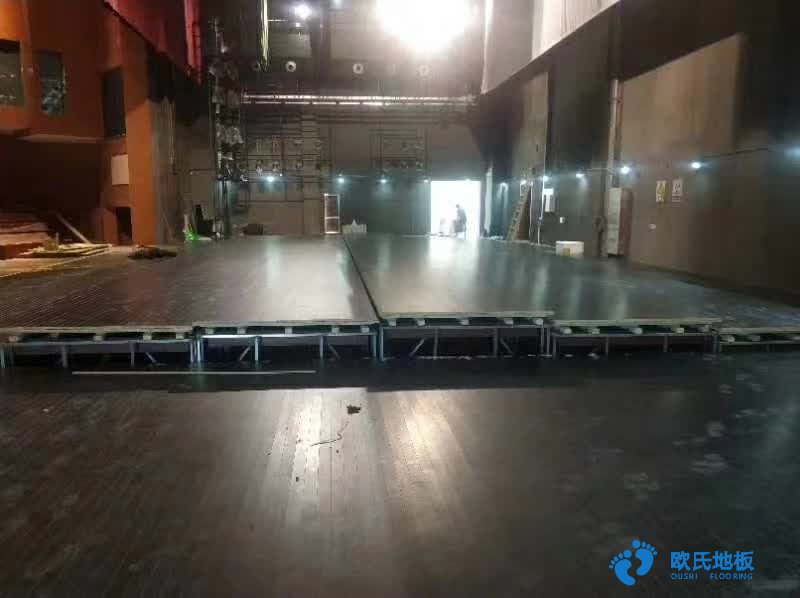 舞台木地板安装过程