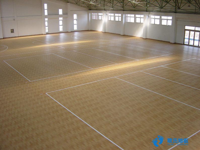篮球场木地板环保与功能都不少