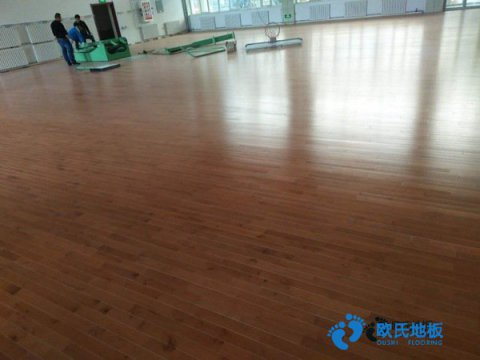 鞍山运动馆木地板安装