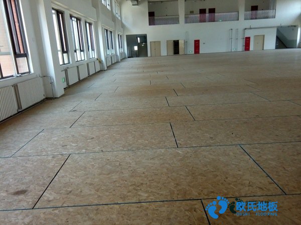 板式龙骨运动场地地板