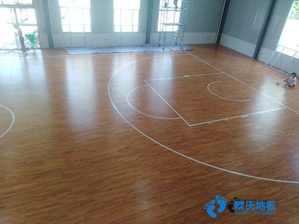 运动篮球木地板哪家好