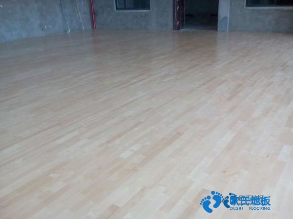 运动场地板哪家质量好