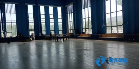 购买篮球场木地板安装公司