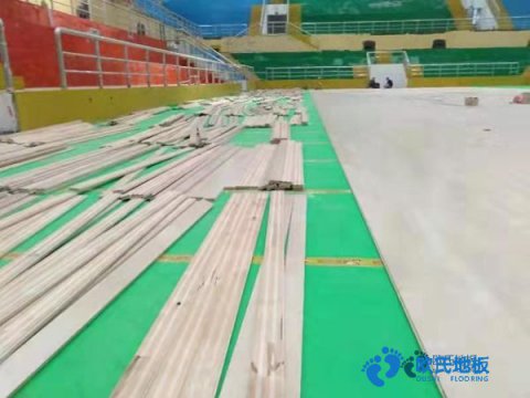 单层龙骨运动馆木地板厂家报价