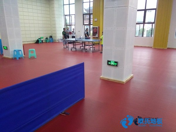 单龙骨篮球场馆木地板保养方法