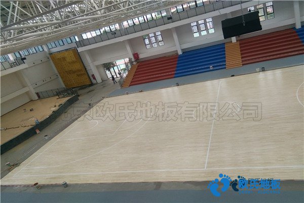 单龙骨篮球场馆木地板保养方法