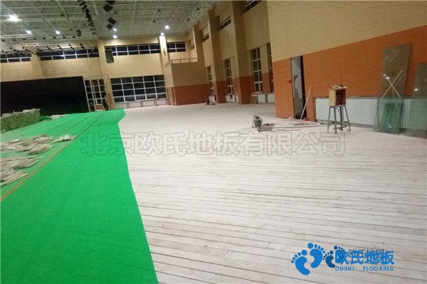 学校篮球场木地板施工步骤