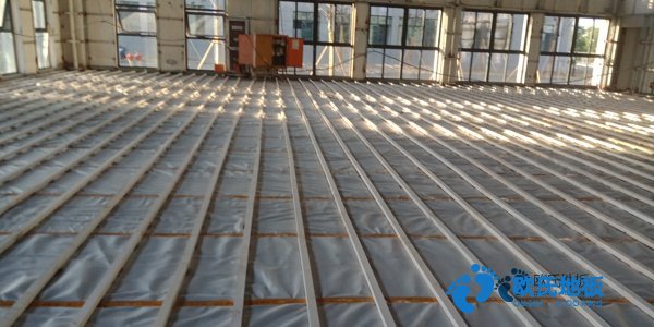 学校运动馆地板施工工艺