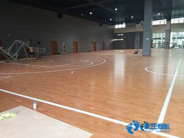 运动场地板价位