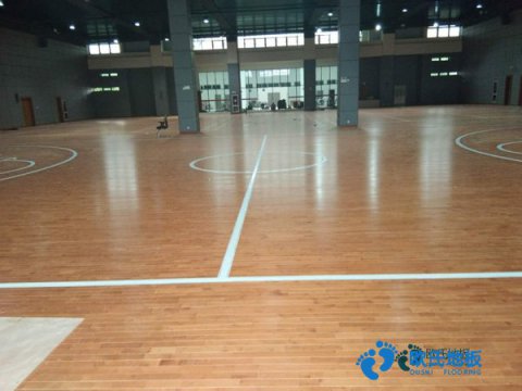 运动场地板价位