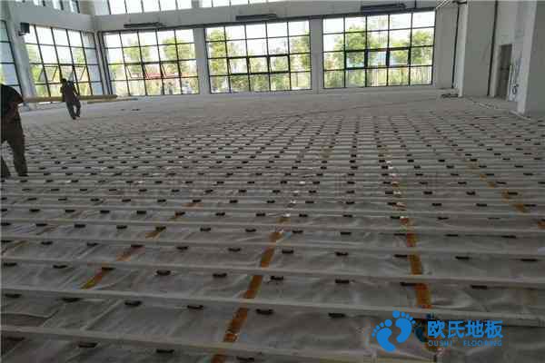 学校篮球场地板施工流程