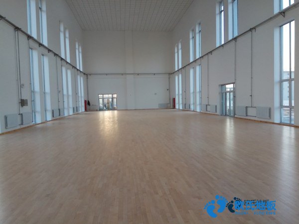 学校篮球场馆地板工艺流程