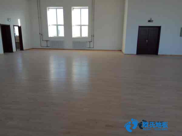 学校篮球场馆地板工艺流程