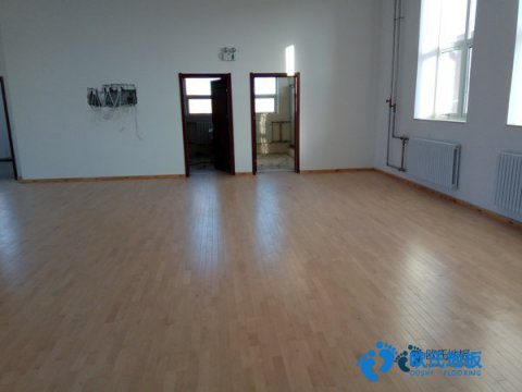 学校篮球场馆地板工艺流程