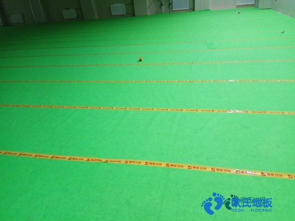 那有体育场木地板厂家报价