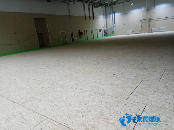 那有体育场木地板厂家报价