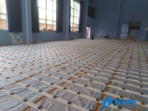 双层龙骨运动场木地板维护保养