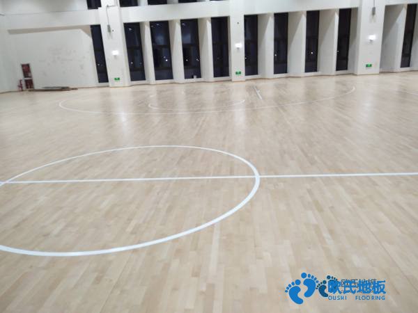 知名运动场地木地板施工