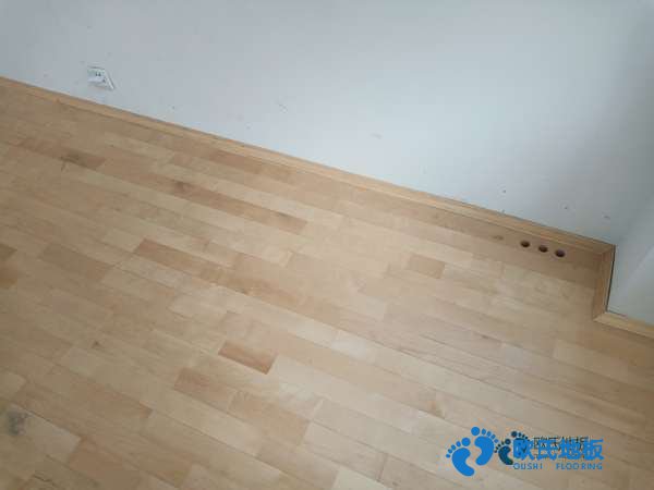 那有篮球场地木地板哪种牌子好
