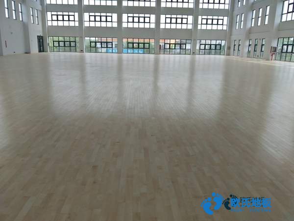那有篮球运动地板哪个牌子环保