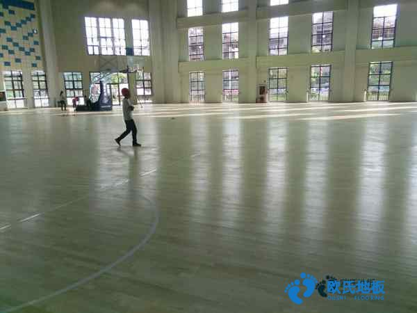 学校篮球场地木地板规格
