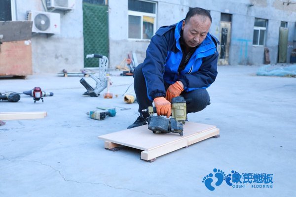 单龙骨体育篮球木地板环保吗