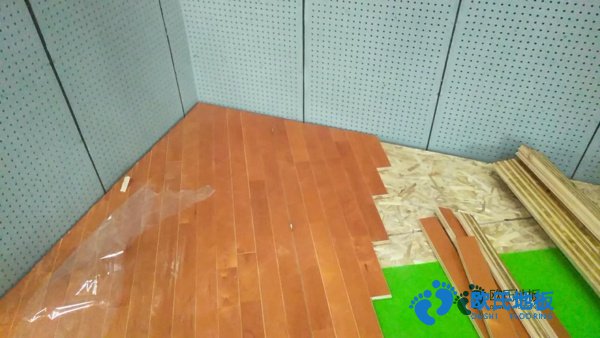 篮球场地木地板大约多少钱