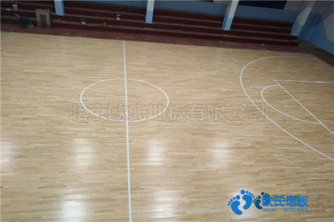学校篮球场地木地板优点
