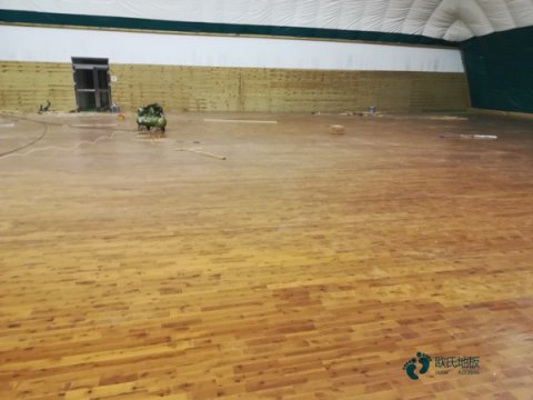 较好的篮球运动木地板地面材质