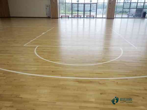较好的篮球运动木地板是什么材料