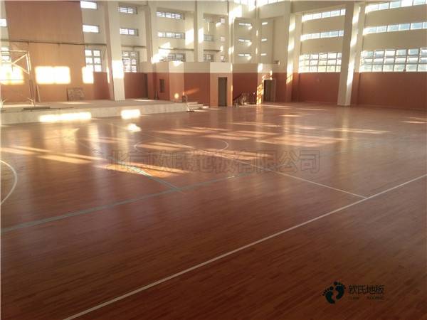 较好的篮球运动木地板清洁