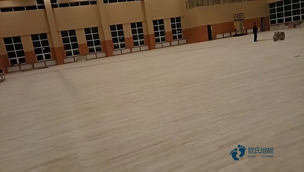 较好的篮球运动木地板怎么保养