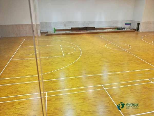 篮球场木地板多少钱一平方米2
