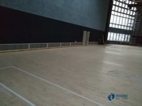 校园篮球场地木地板施工队