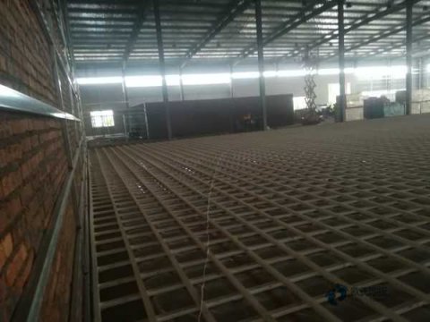 单龙骨运动场木地板清洁保养