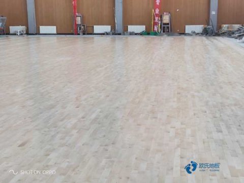 双龙骨篮球场地地板保养