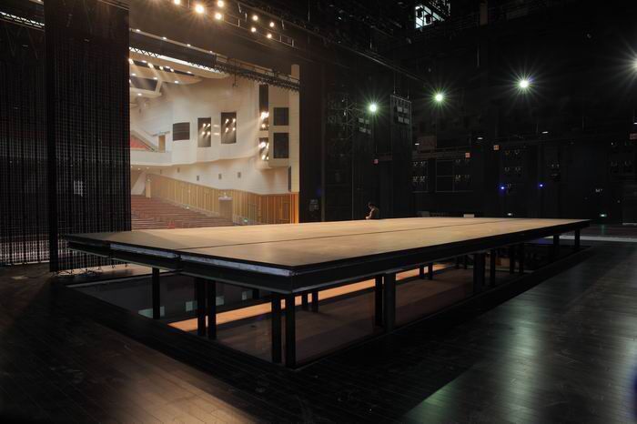 学校俄勒冈松舞台运动型木地板施工单位2